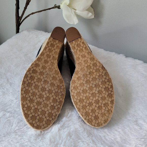 LILLY PULITZER Resort Chic Wedge Critters - Picture 11 of 13